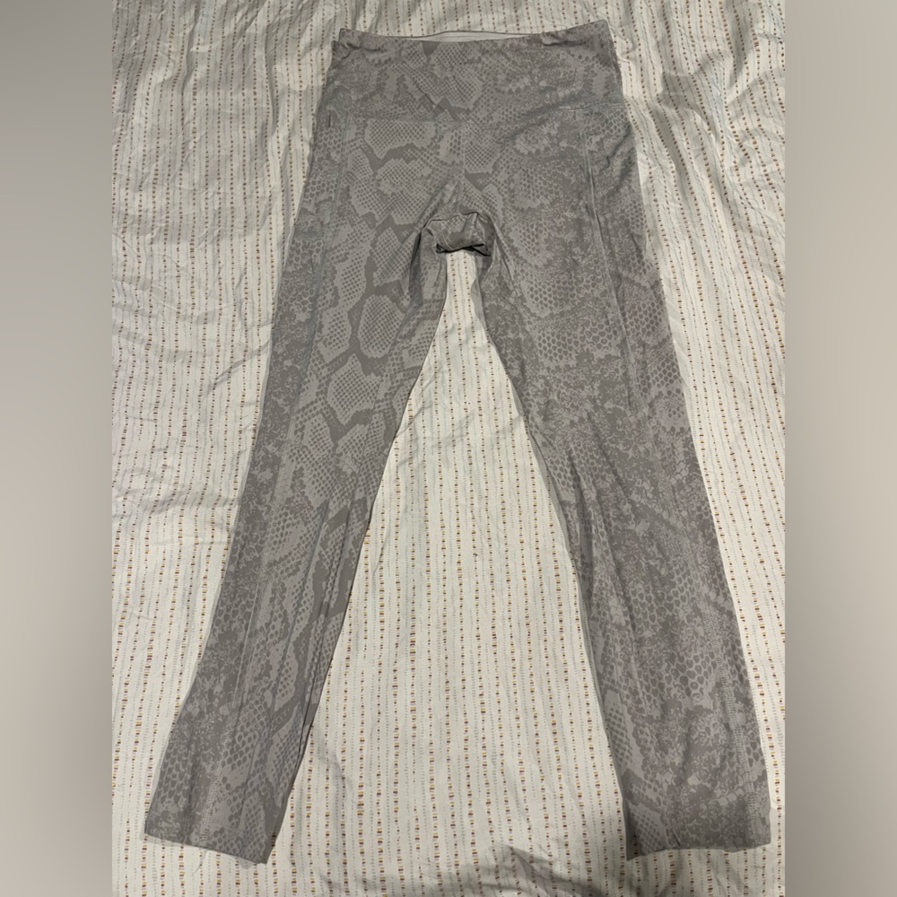 Joyspun Gray Snake Print Exercise Leggings Small